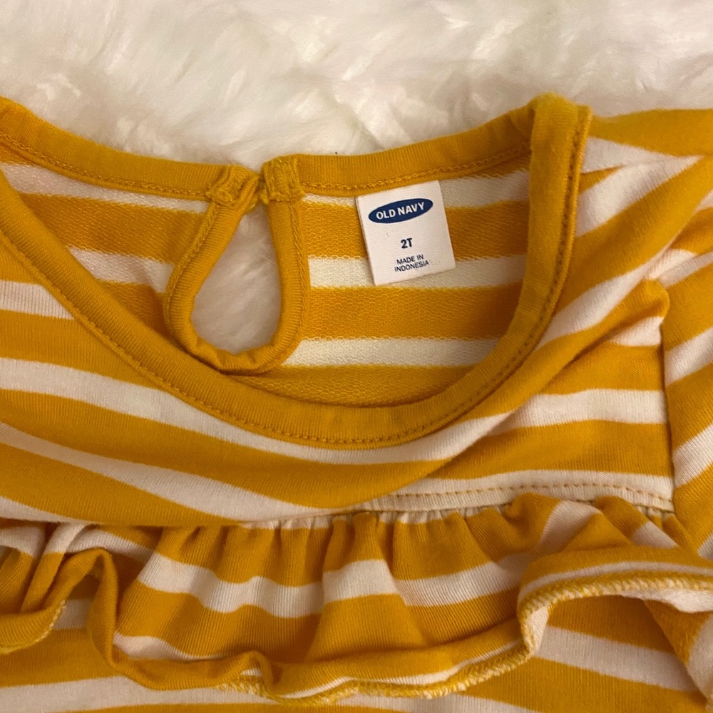 Old Navy Ruffle Top - Picture 2 of 2